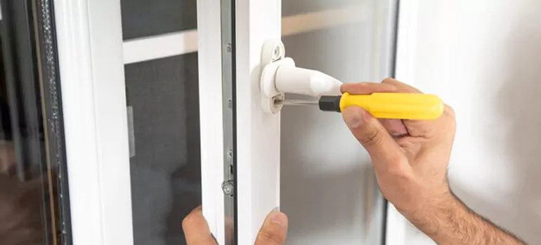 Casement Window Handle Replacement in Lakewood, SK